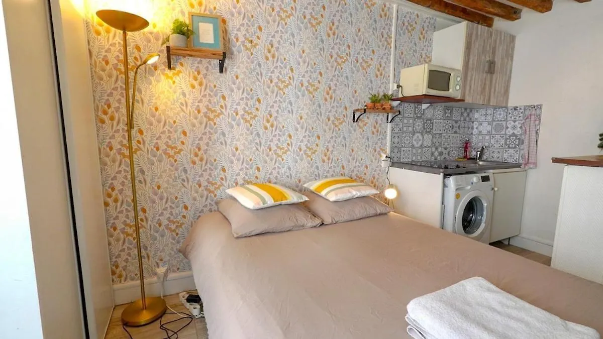 04 Grand Studio Near Republique Париж 0*,